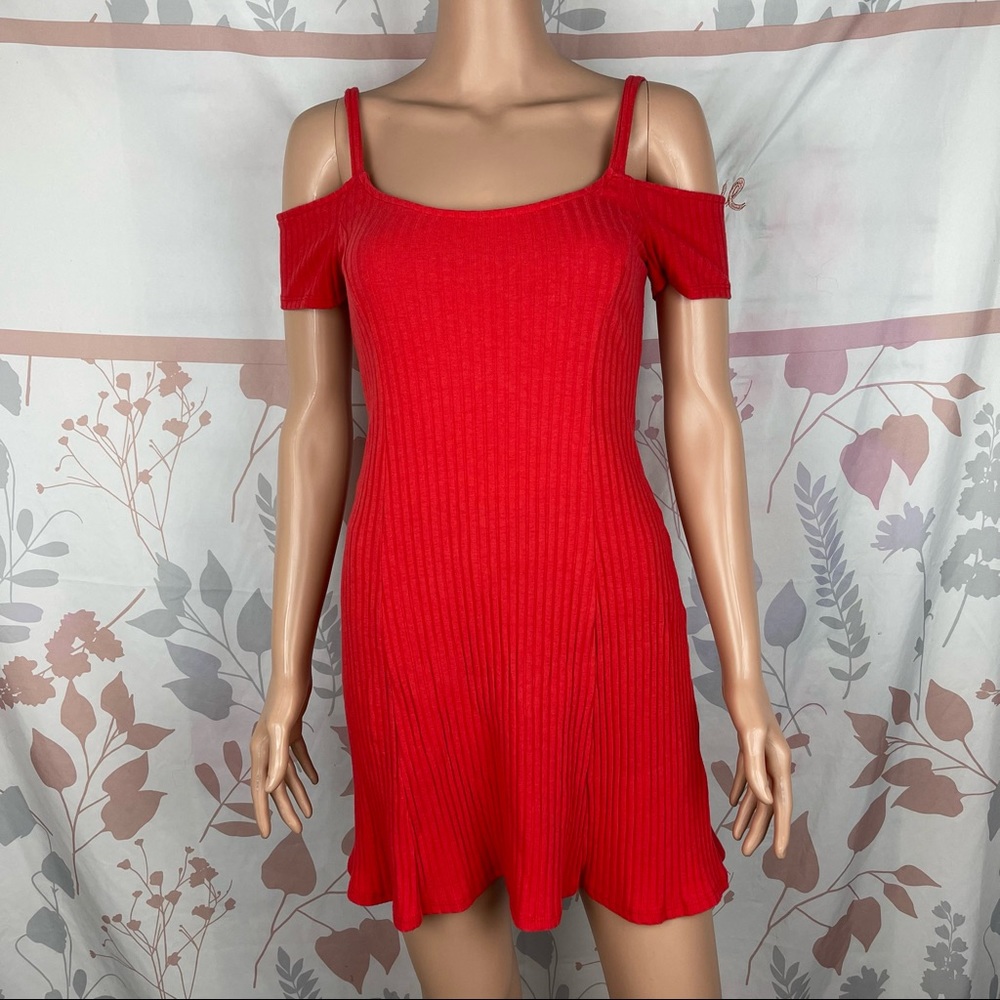 Silence + Noise Cold-Shoulder Ribbed Knit Dress Red Medium